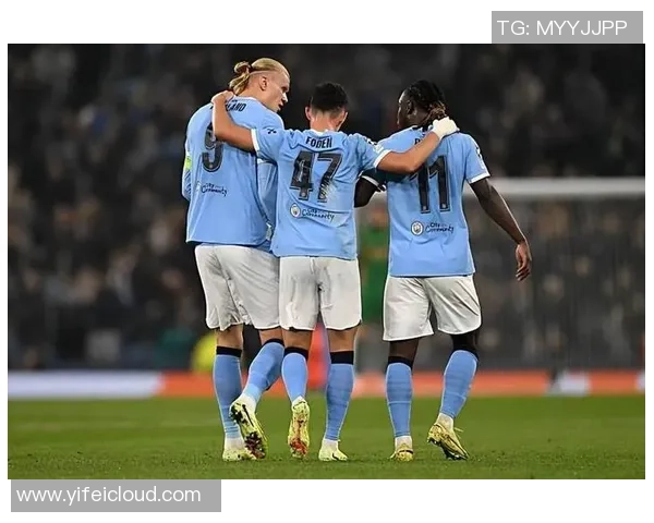 庆祝进球的时分拉着你自拍的是谁？福登：不认识，随意找的人